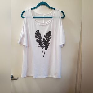 White Feather Print Women's Cold Shoulder Top, Size XL